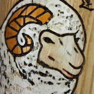Kokeshi zum Jahr des Schafs 2027, 19 cm hoch