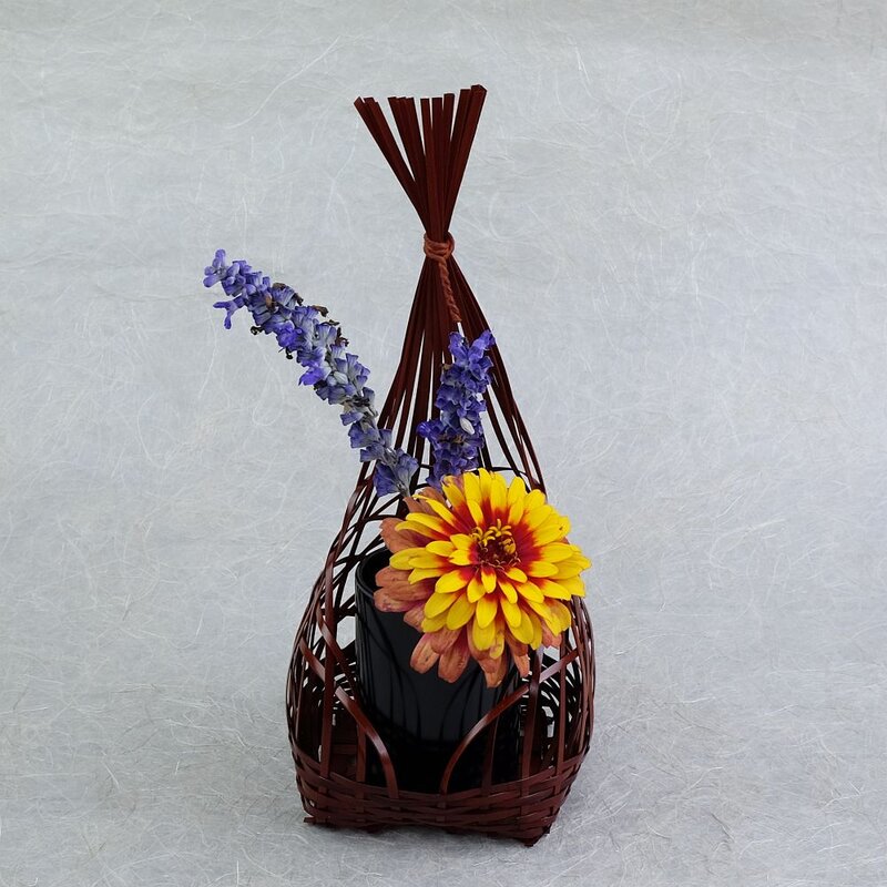 Kleiner Ikebanakorb Katada zierlicher Blumenkorb in traditioneller Form