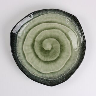 Teller Kinyou grün, dreieckig 20 cm Ø