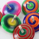 Kreisel, bunt bemalt, 2er Set