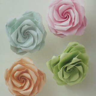 Kazutaka: Origami Rose & Kusudama