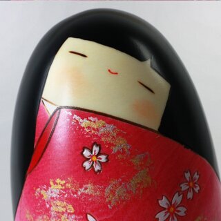 Kokeshi Hisho Tsuru (fliegender Kranich) 15,5 cm
