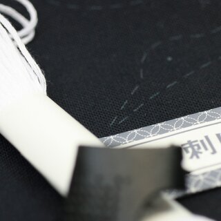 Tischlufer Sashiko Ume Zuru 30 x 70 cm