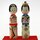 Kokeshi Tatebina, Paar für Puppenfest, mit roter Unterlage, Höhe 12 cm