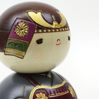 Kokeshi Kabuto-kun (Junge mit Helm), 10,5 cm hoch