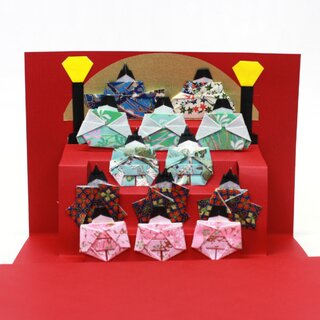 Gru�karte Hinamatsuri, handgefaltete Dekoration zum...