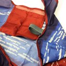 Einkaufsbeutel Akafuji,  Compacttasche in der Handtasche