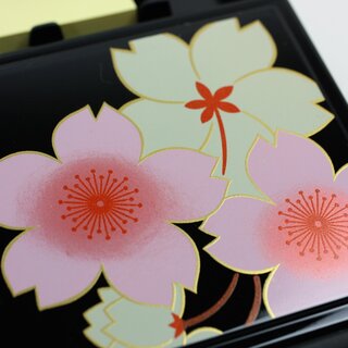 Lackbox Sakura  mit Haftzetteln