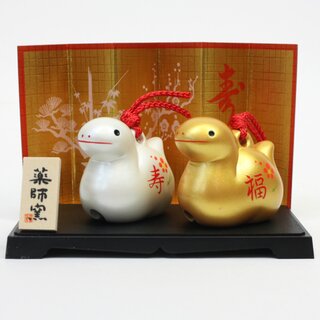 Jahrestierfigur 2025: Schlangenpaar gold & perlweiss