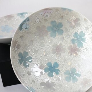 Zwei Teller Kirameki Kirschblten blau, 21,5 cm