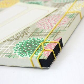 Notizbuch mit traditioneller Bindung 18 x13 cm, Chrysanthemen beige