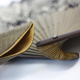 Fcher mit Etui  Kiefer & Falke, schwarz, im Geschenkkarton