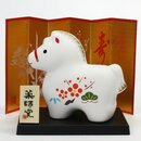 Jahrestierfigur 2026: Pferd Sho-Chiku-Bai