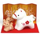 Jahrestierfigur 2026: Pferd mit 2 Fohlen