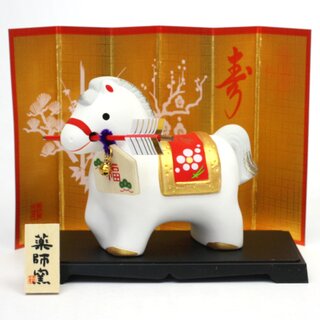 Jahrestierfigur 2026: Pferd Hayama