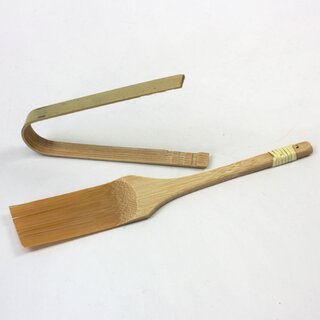 Zange und Besen aus Bambus, 8 cm lang