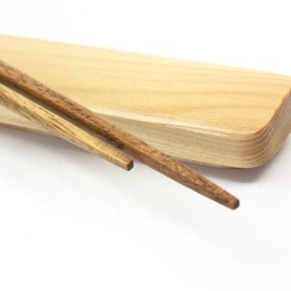 Essst�bchen mit Case aus hellem Holz, St�bchen mit Transportbeh�lter