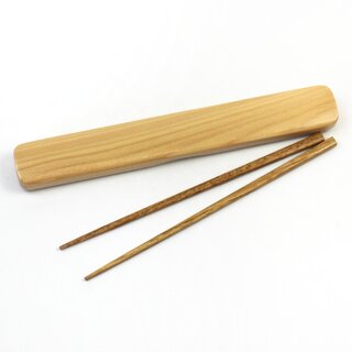 Essstbchen mit Case aus hellem Holz