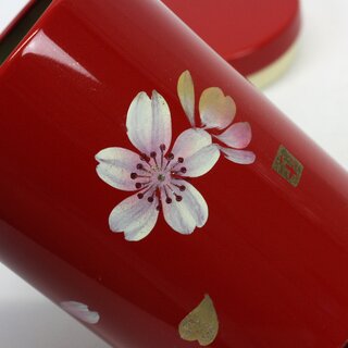 Teedose Maki-E Kirschbl�ten rot, 10,3 cm hoch, handbemalt, Lackbeschichtung