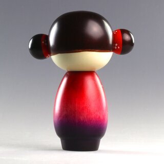 Kokeshi Chie 13,5 cm, japanische Holzpuppe mit Ohrendutt