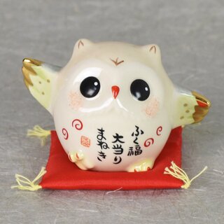 Fukuro, japanische Eulenfigur aus Keramik, Symbol für Glück